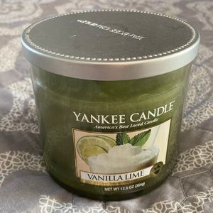 Medium Yankee Candle